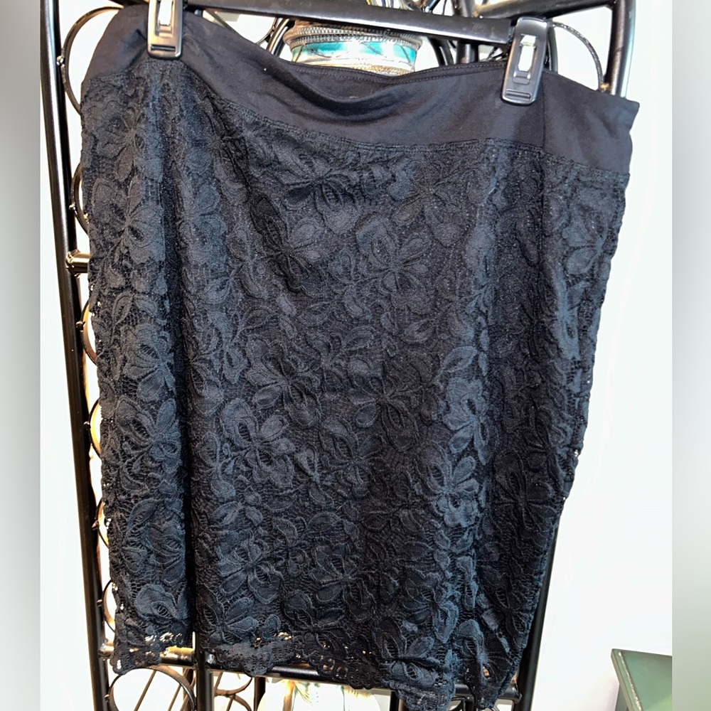 J Jill black lace stretch skirt. Size L